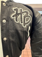 Load image into Gallery viewer, Ladies Crop Atlanta- Letterman